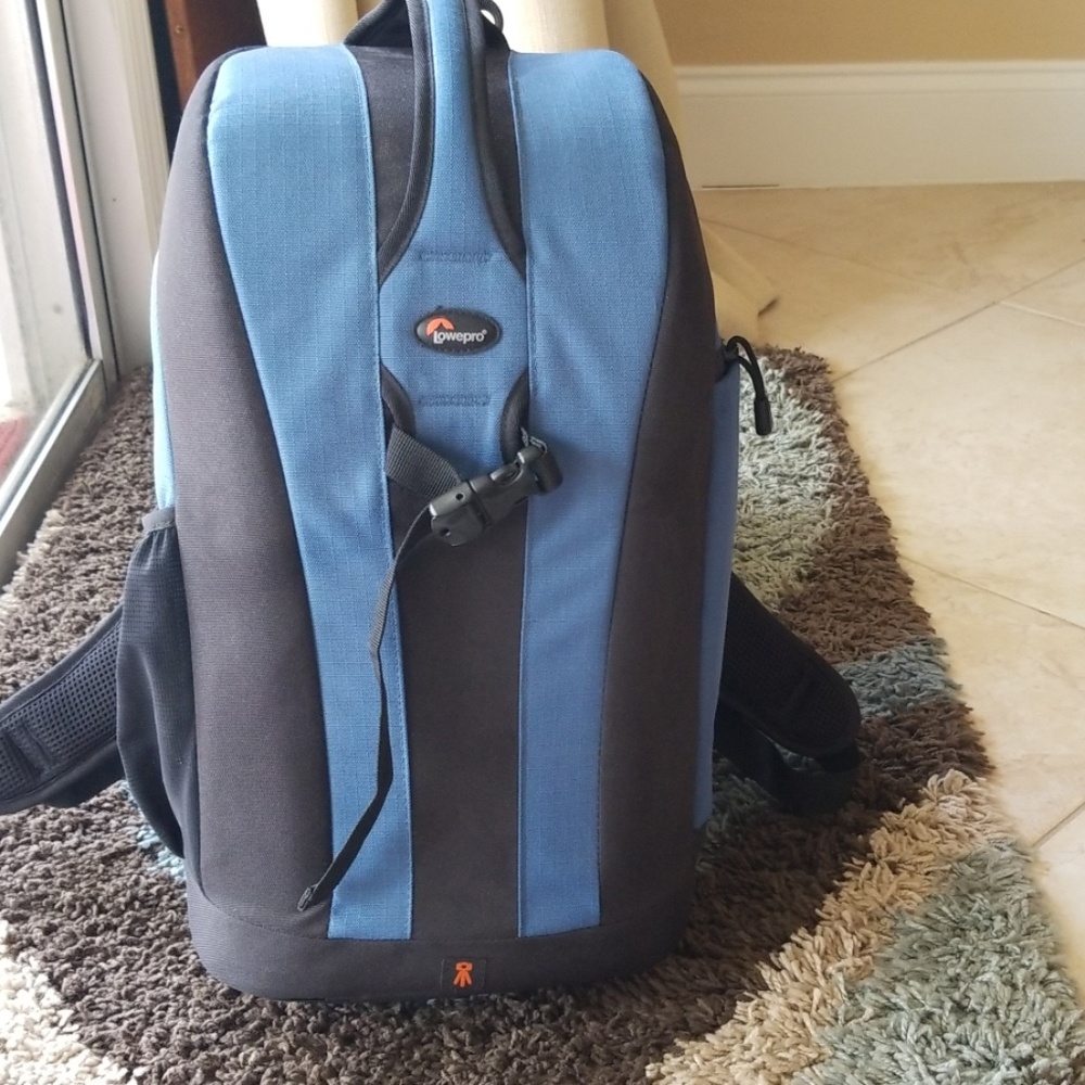 DSLR Lowepro camera bag
